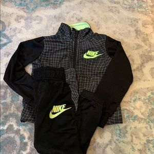 Toddler boys Nike tracksuit